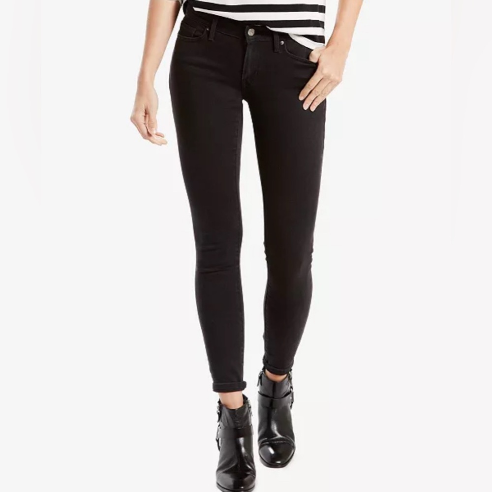 Levi’s black skinny Jean, waist 30inch, 39 inch length. Low rise.